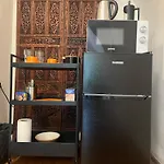 Tara Apartman *